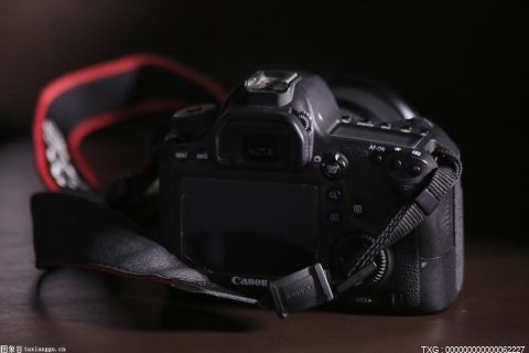 尼康公布新款70-300mm鏡頭專利 或為FX全畫幅鏡頭？