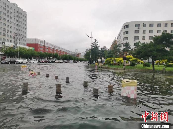 6月，吉林省松原市城区出现积水。(资料图) 李晓亮 摄